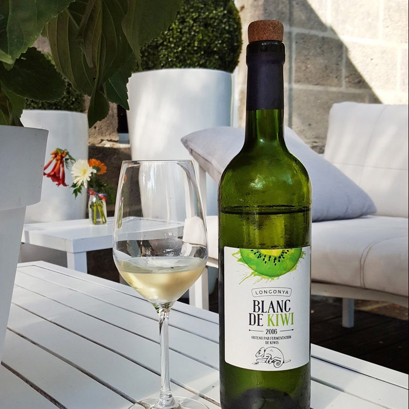 blanc de kiwi longonya - vin de kiwi - oenowatch